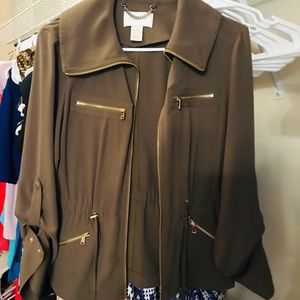 🌻NEW LISTING🌞Beautiful Cache jacket with zippers